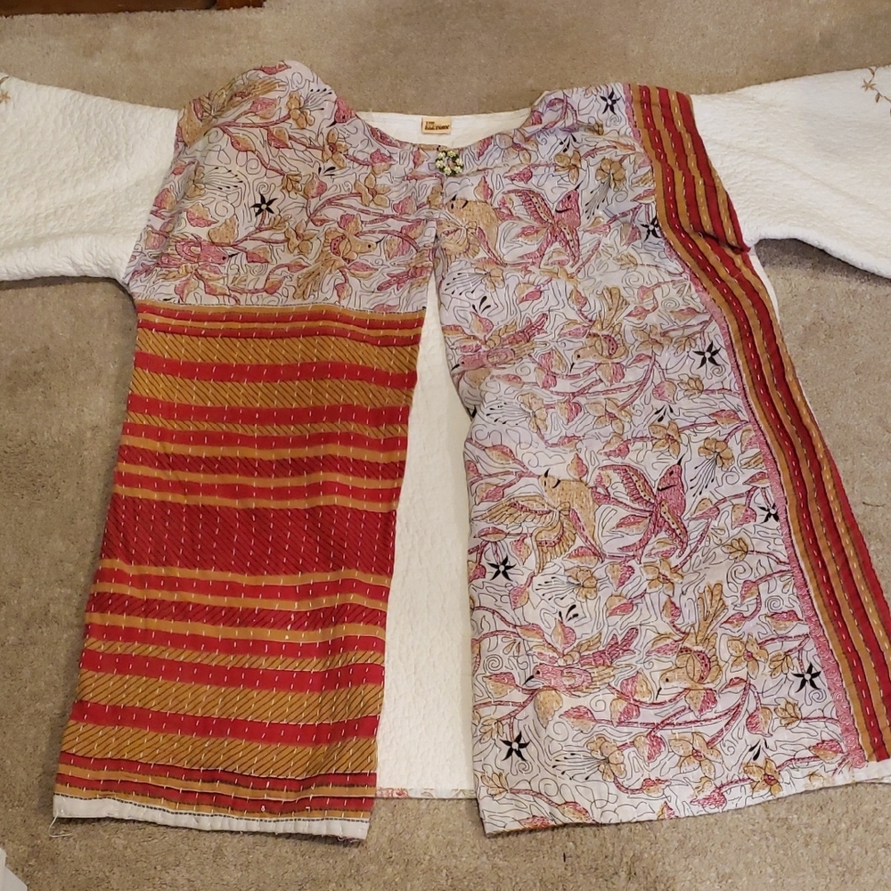 Floral Upcycled Multicolor Women's Vintage Quilt & Kantha Cape Jacket